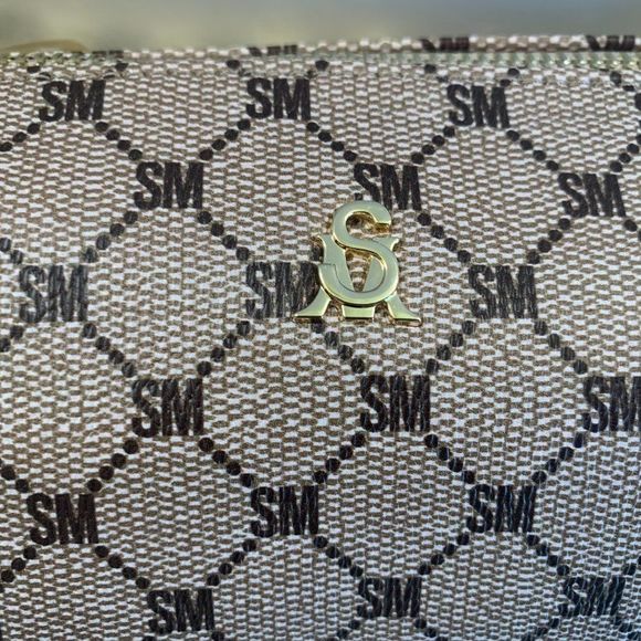 Steve Madden Cog Multi BMegga Logo Crossbody Bag - Picture 5 of 8